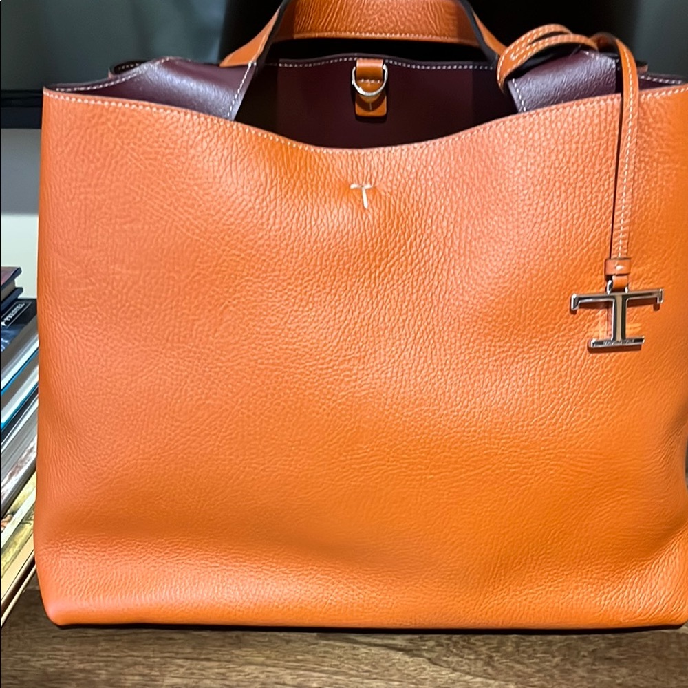 Tod’s Orange Large Leather Tote Bag - Picture 4 of 5